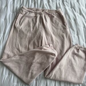 Skims Sweatpants in Barely Pink